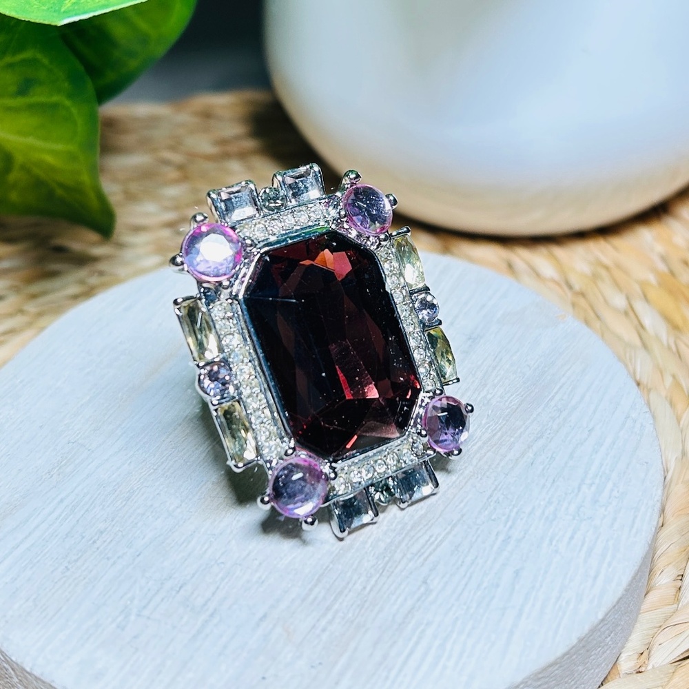 Vintage Chunky Cocktail Ring, with gorgeous colored crystal rhinestones - Picture 3 of 16